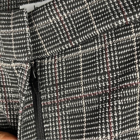 Like New -  BAR III- Plaid Wide-Leg Pants - Picture 3 of 5